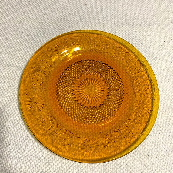Description
Antique Daisy Pattern dinner plate. Depression Glass, - Picture 5 of 5